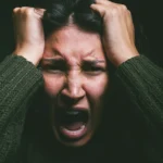 Sai perché il vento fa venire l’ansia? Psicologi e neurologi spiegano il fenomeno che pochi conoscono